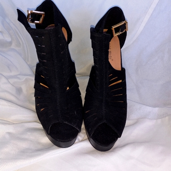 TOP Moda Women's Bootie Heel Size 8 Preowned - Picture 2 of 8